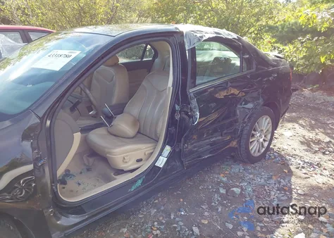 2009 Mercury Milan V6 Premier z USA, uszkodzony, nr VIN 3MEHM08149R628031